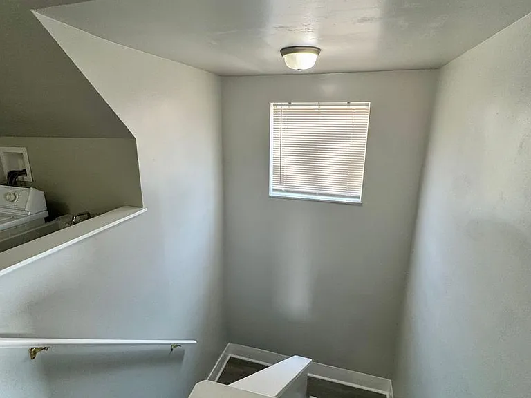 227 5th Ave — Photo 45