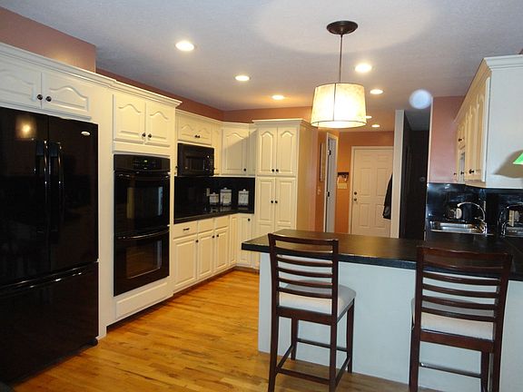 5th image of 892 Plantation Dr