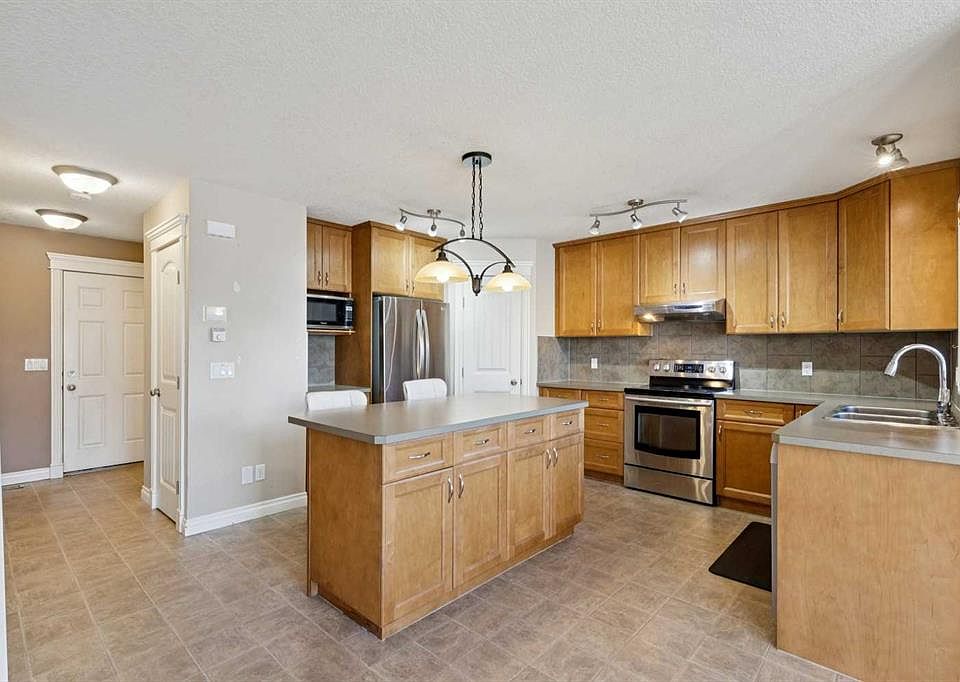 1st image of 184 NE Cimarron Park Cir