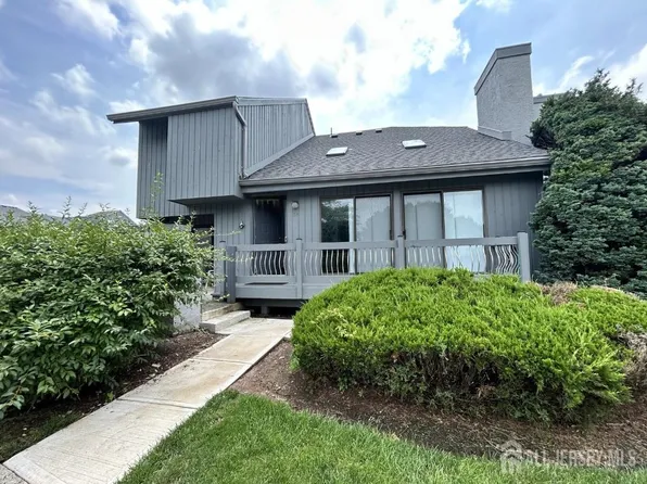 89 Linda Ln, Edison, NJ 08820