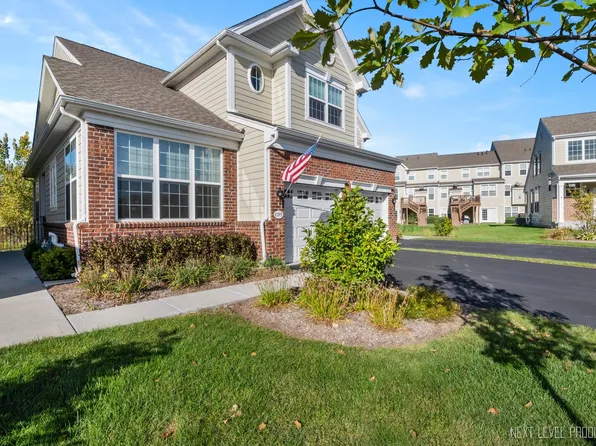 1205 Rockway Glen Ct, Elgin, IL 60124