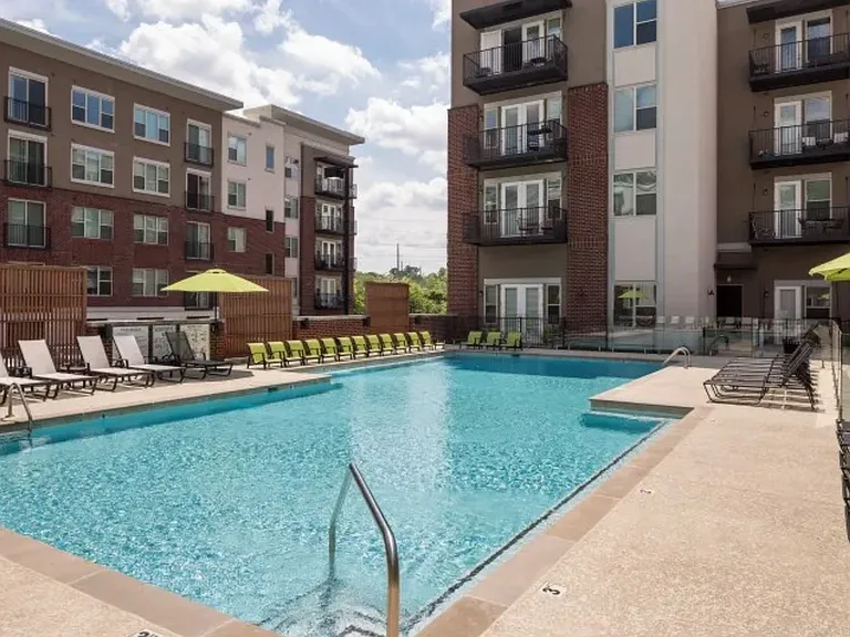Resort Style Pool at Melrose Apts in Nashville, TN.
