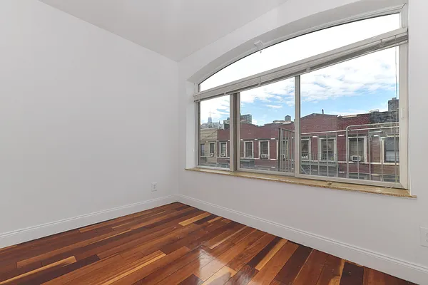 Rented by J Misrahi Realty Corp | media 4