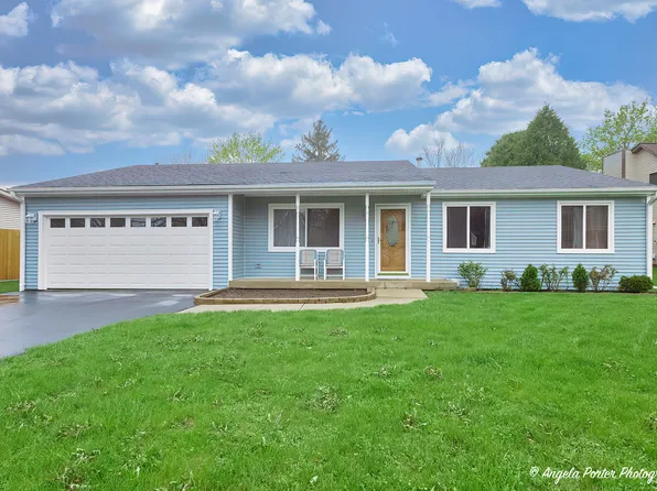 1266 Lee Ann Ln, Woodstock, IL 60098