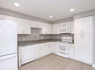 1130 Reddour St #203, Pittsburgh, PA 15212