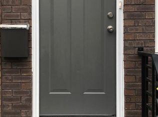 913 S 8th St, Philadelphia, PA 19147