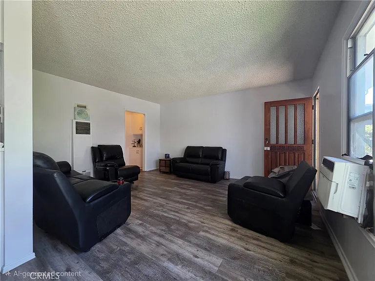 735 Cedar Ave — Photo 5