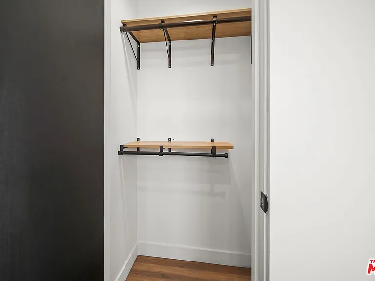 1907 S Corning St #1 — Photo 23
