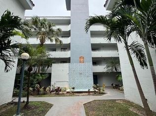 Verabella Falls Condo, Miami, FL 33193