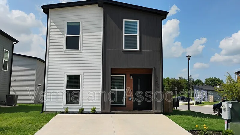 3 bed, 2.5 bath, 1250 sqft, $1,495 — Photo 2