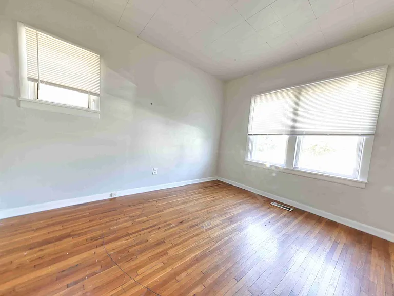 3810 Neosho St — Photo 9