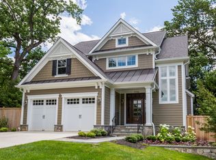 5700 Tanglewood Dr, Bethesda, MD 20817