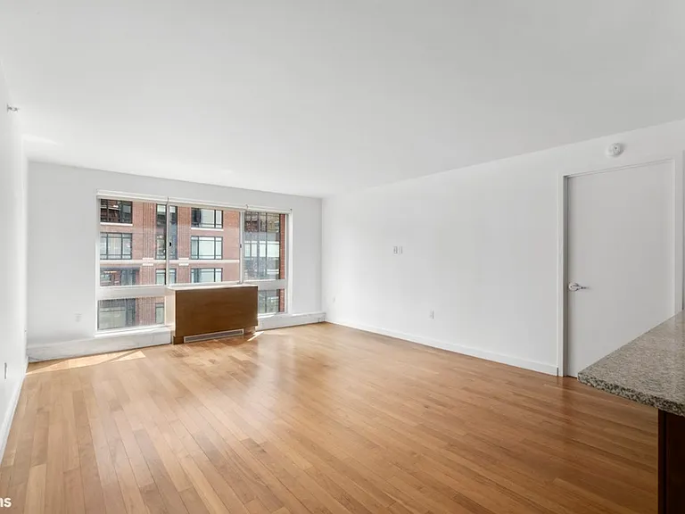 555 W 23rd St #S10L — Photo 9