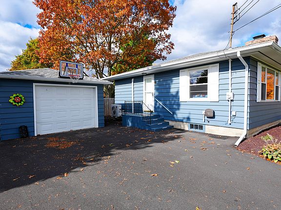 4th image of 11 Laflure Ln