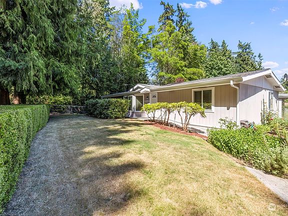5th image of 12958 Elm Ave NW