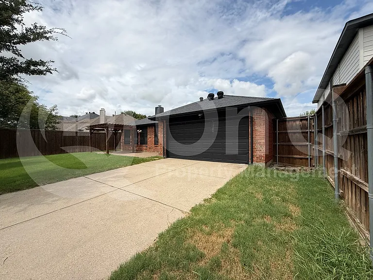 6624 Morningdale Ln — Photo 10