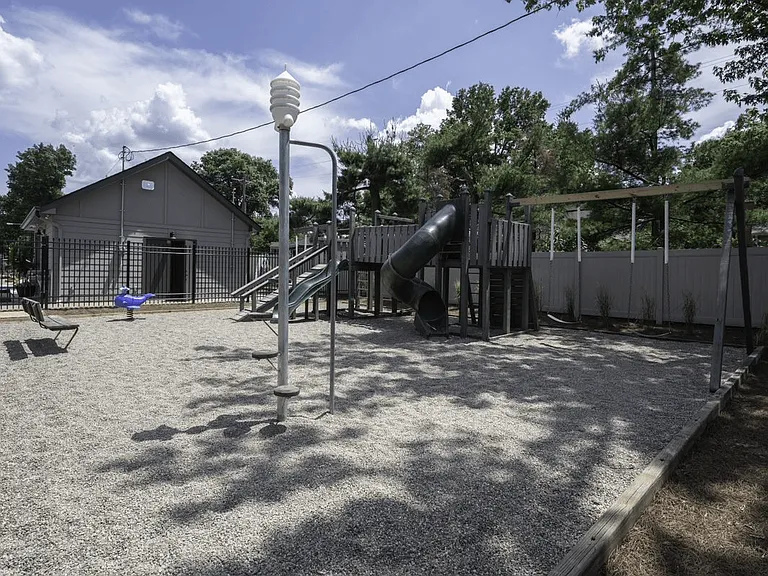 Olde Towne in Kenwood — Photo 17