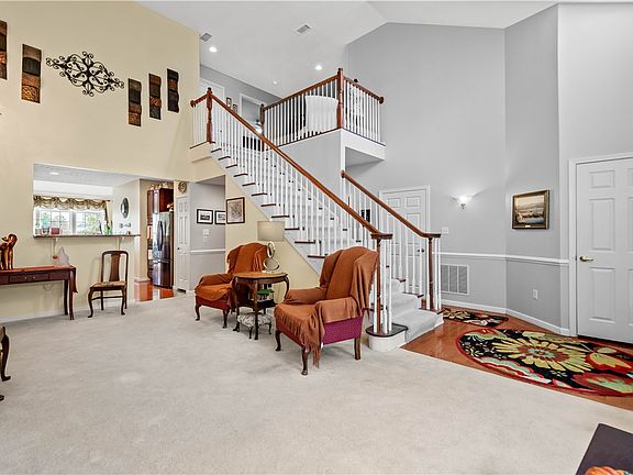 3rd image of 5757 Montville Dr