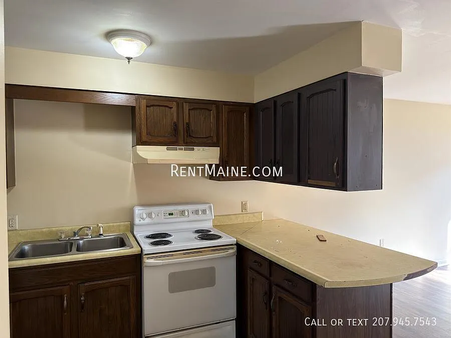 2 bed, $1,300 — Photo 2