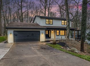 1825 Chateau Dr SW, Wyoming, MI 49519