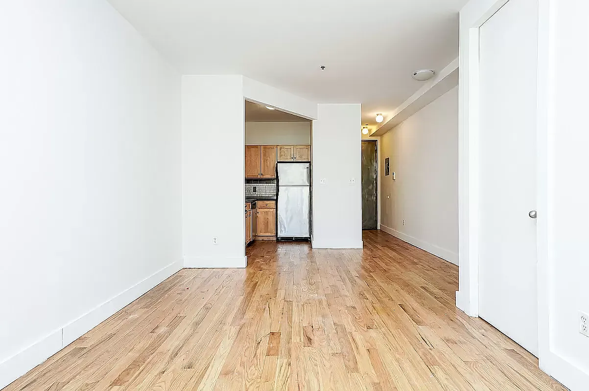 678 Prospect Place — Photo 2