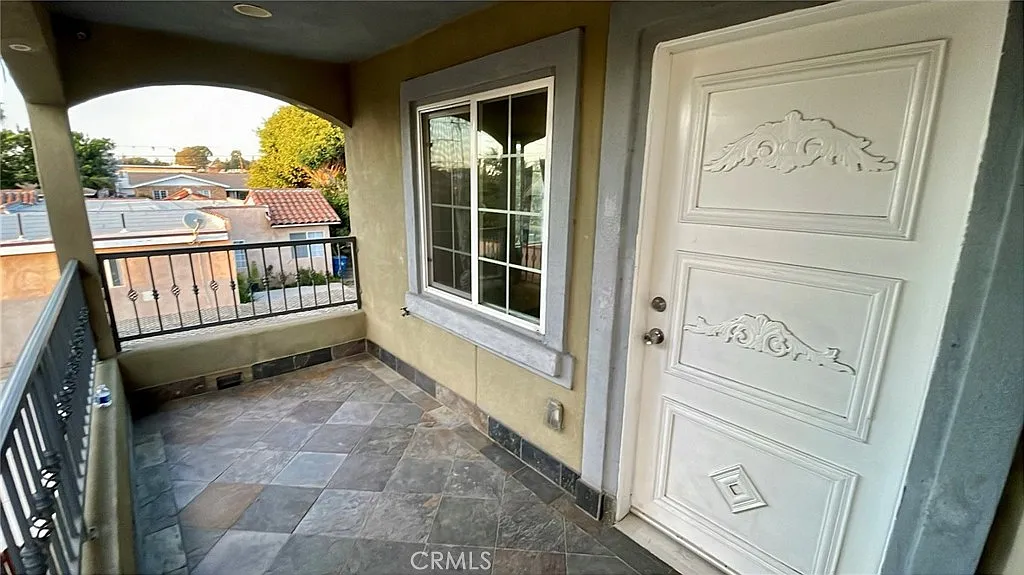 3 bed, 1129 sqft, $3,500 — Photo 1