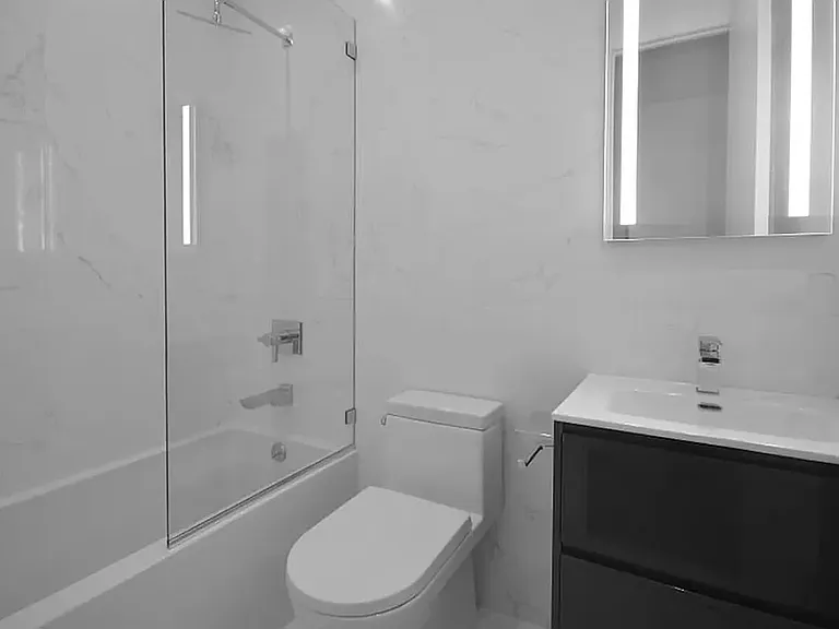 1321 Union St #3L — Photo 8