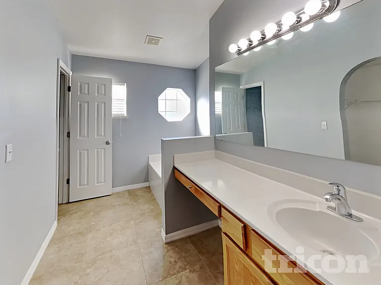 12945 Bridleford Dr — Photo 11