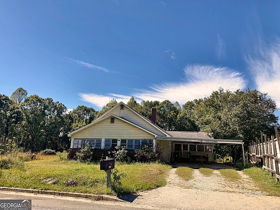 3rd image of 192 Persimmon St