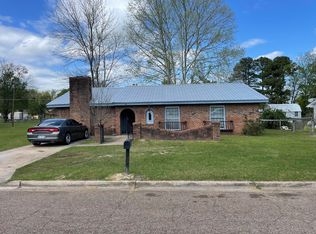 141 Babs Dr, West Point, MS 39773