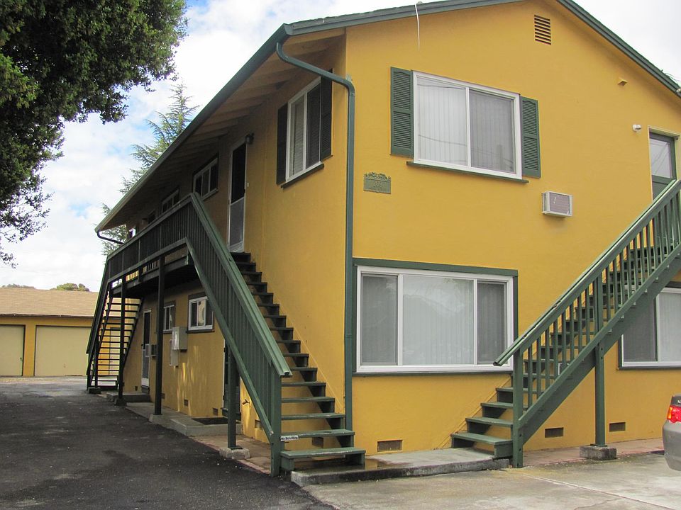 1st image of 209 Morse Ave #4