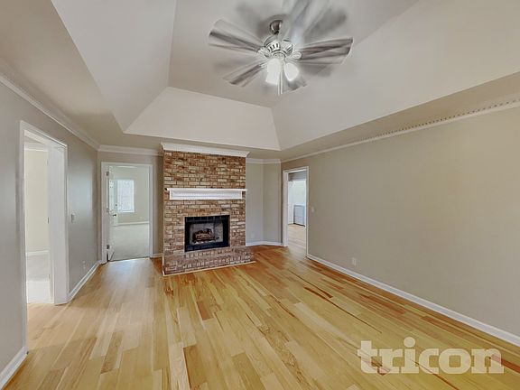 2nd image of 213 Lakeside Park Dr