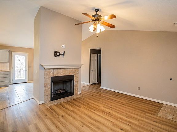 3rd image of 11 Fowey Ln