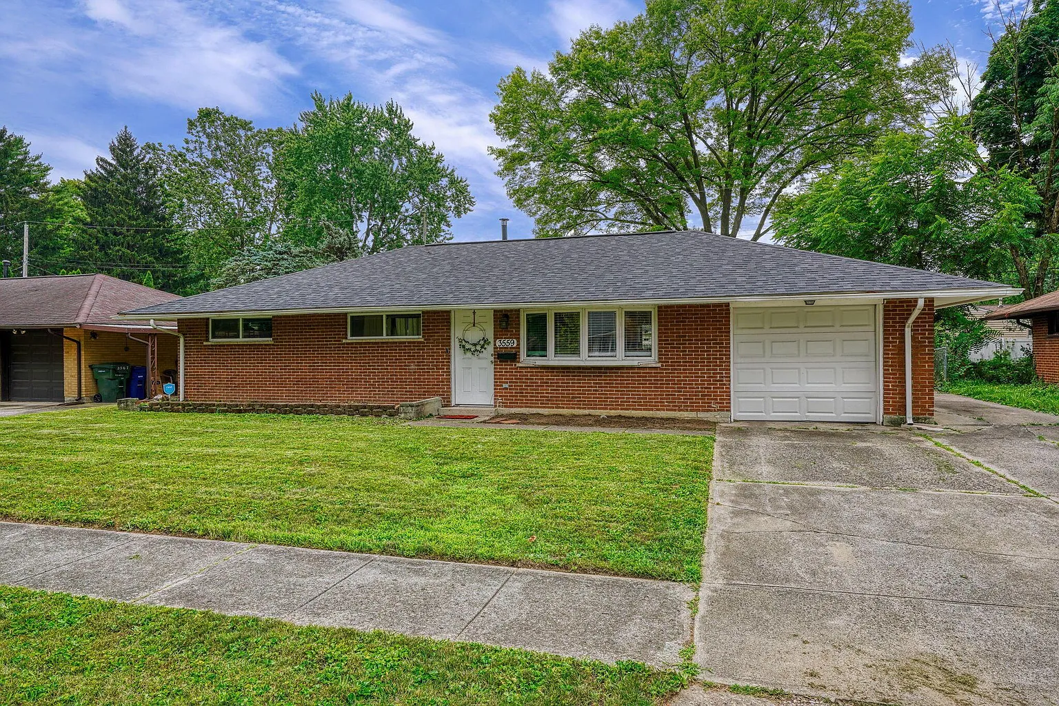 3559 Roswell Dr photo 1