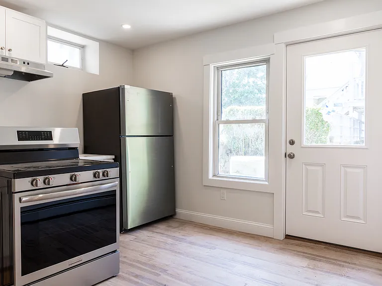 71 Friend St #1R — Photo 1