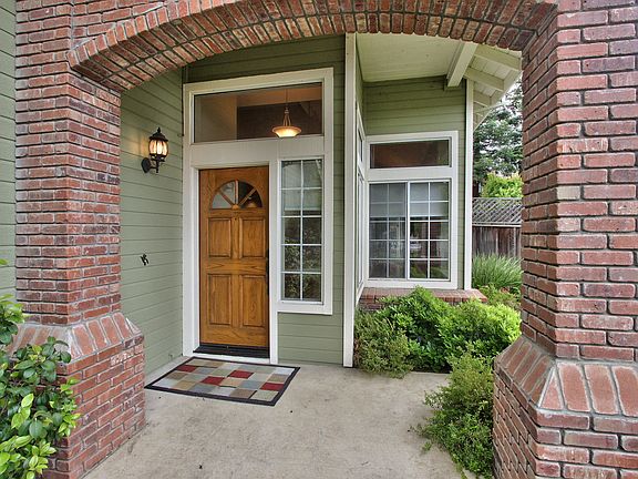 2nd image of 5820 Pebble Creek Dr