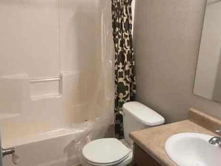 2433 Fleming Dr — Photo 3