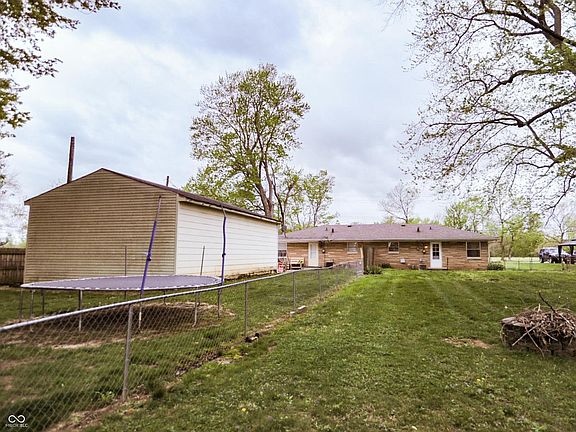 5th image of 8325 Lake Rd