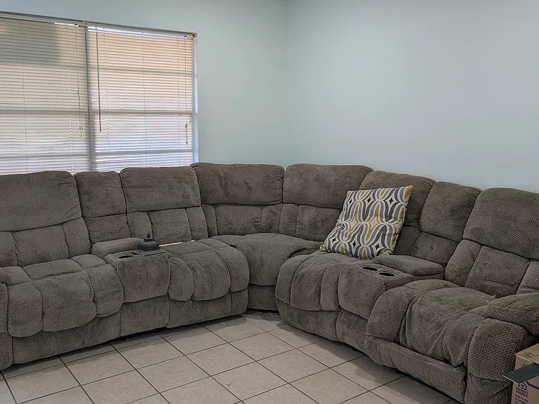 4910 Wales Dr — Photo 8