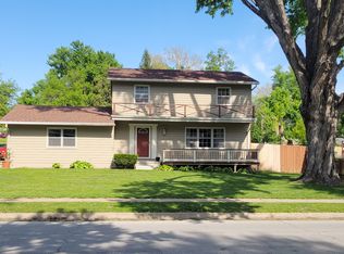 4829 Parkview Dr, Omaha, NE 68134