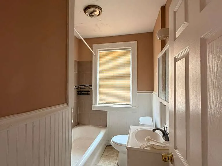 289 Norton St #4B — Photo 2