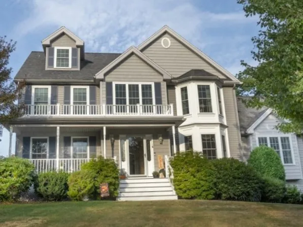 18 Riverfront Dr, Amesbury, MA 01913