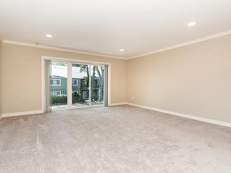 1113 N Old Woodward Ave #38 — Photo 8
