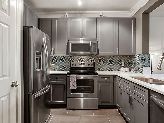 4th image of 1120 Westchester Rdg NE