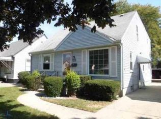 26224 Winton St, Saint Clair Shores, MI 48081