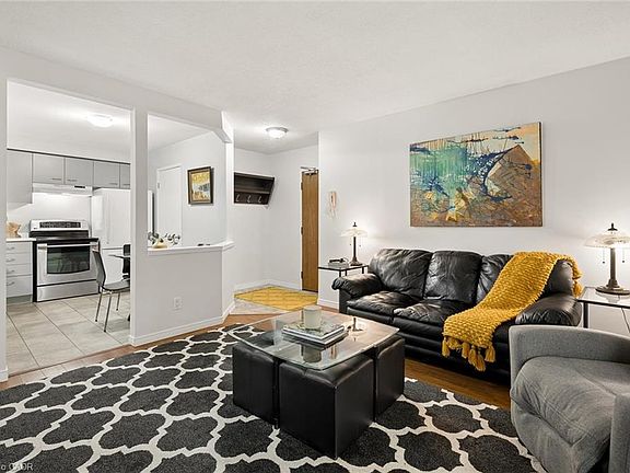 4th image of 565 Greenfield Ave #912