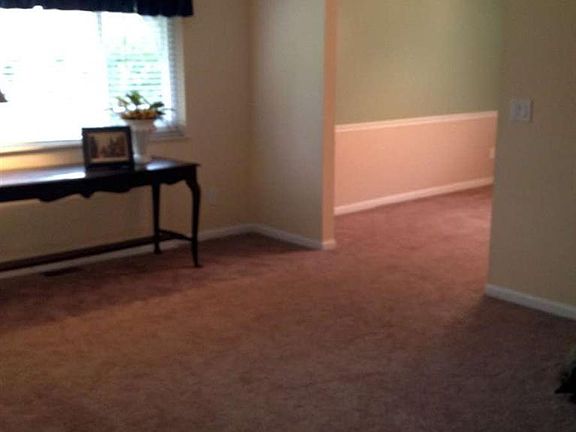 3rd image of 5519 Royalwood Dr