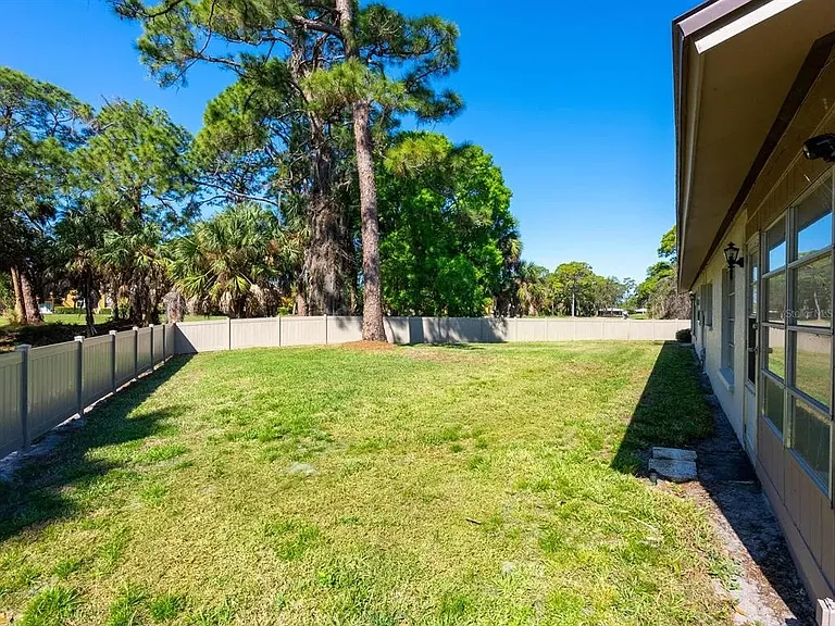1624 Whitehead Dr #320 — Photo 11