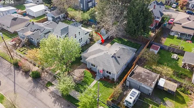 7915 N Exeter Ave — Photo 1