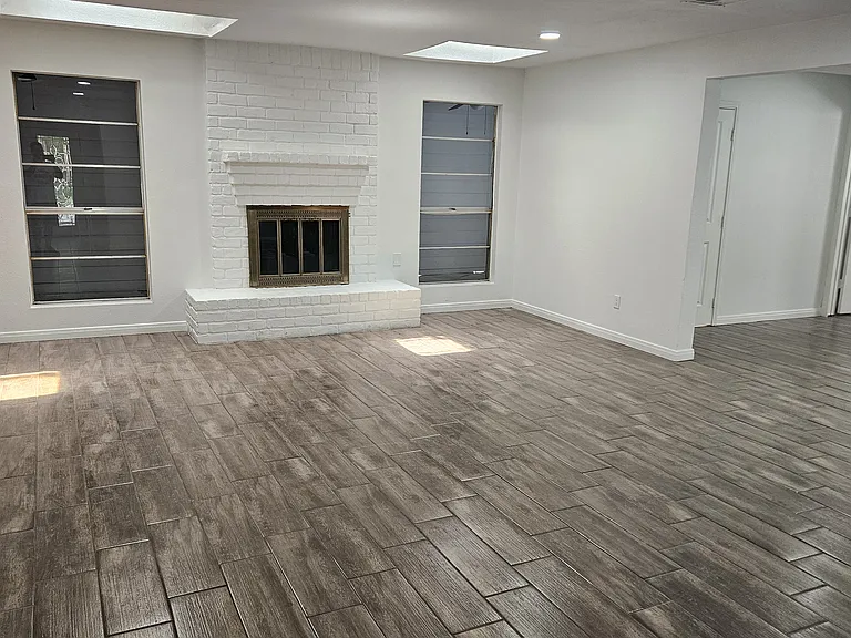 11811 Gardenglen Dr #1 — Photo 3